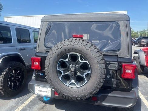 Used 2023 Jeep Wrangler Unlimited Rubicon 4xe w/ Cold Weather Group AWD/4WD image 16