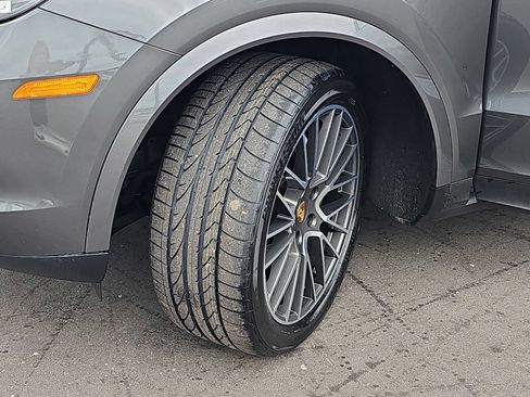 Used 2020 Porsche Cayenne AWD/4WD image 34