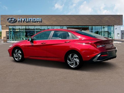 New 2025 Hyundai Elantra Limited image 4
