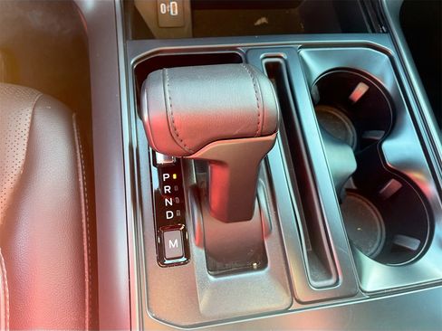 Used 2024 Ford F150 Lariat w/ FX4 Off-Road Package image 17