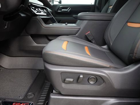 New 2026 GMC Sierra 3500 AT4 w/ Technology Package AWD/4WD image 11