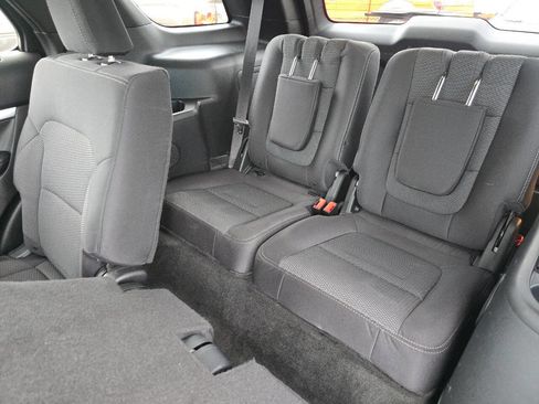 Used 2017 Ford Explorer XLT w/ Equipment Group 201A image 29