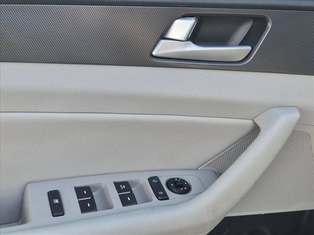 Used 2017 Hyundai Sonata Sport w/ Value Edition Package 02 FWD image 2