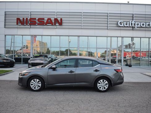 Used 2025 Nissan Sentra S FWD image 3