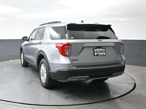 Used 2024 Ford Explorer XLT w/ Equipment Group 202A AWD/4WD image 12