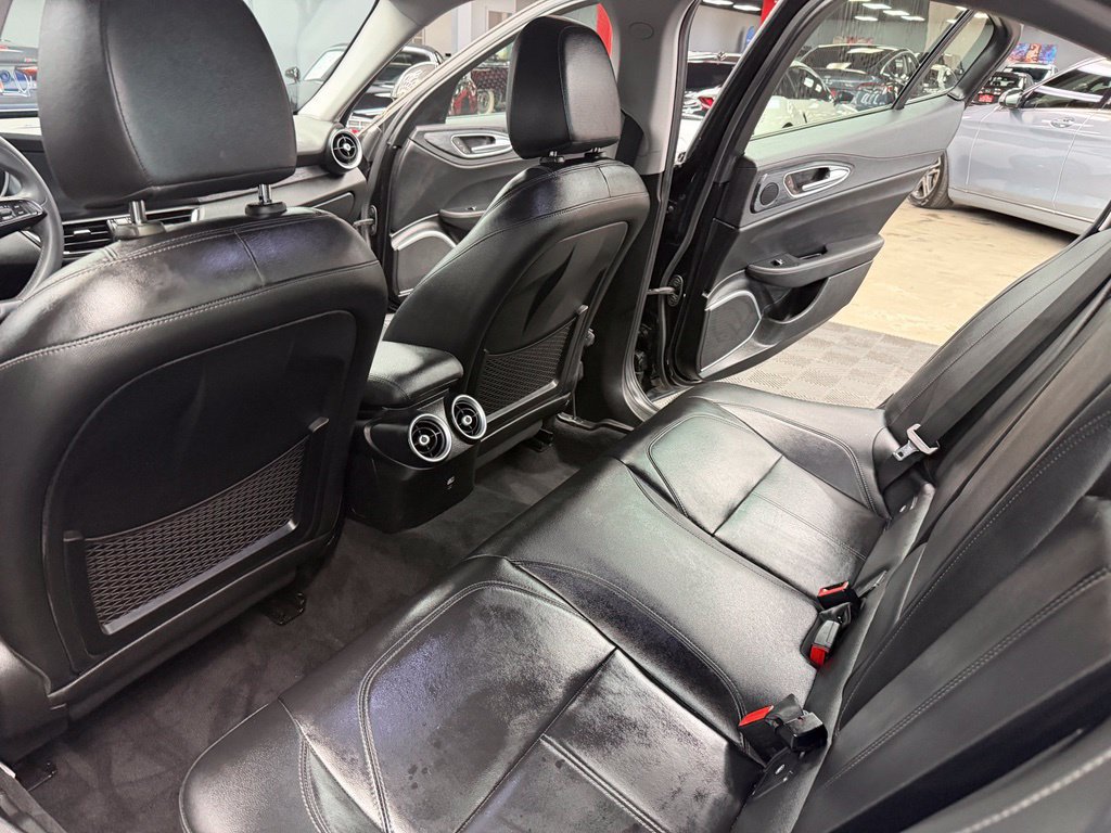Used 2020 Alfa Romeo Giulia w/ Quick Order Package 22K Sport RWD image 40