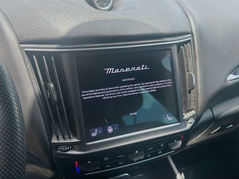 Used 2023 Maserati Levante GT AWD/4WD image 12