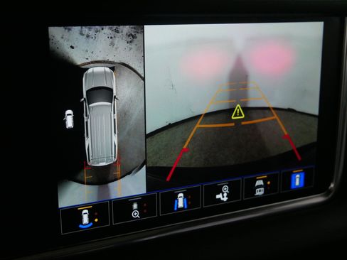 Used 2022 GMC Yukon Denali image 32