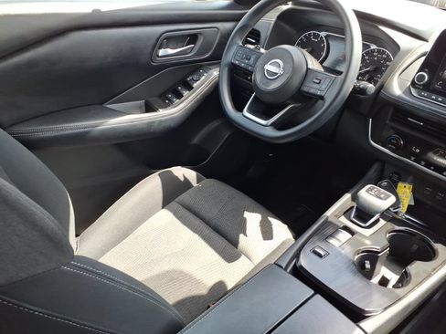 Used 2024 Nissan Rogue SV FWD image 9