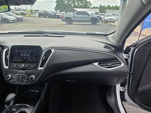 Used 2024 Chevrolet Malibu LT FWD image 42