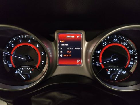 Used 2015 Dodge Journey SXT w/ Flexible Seating Group image 23