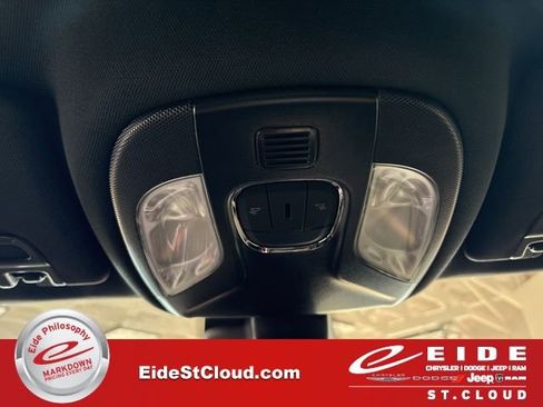 New 2026 Jeep Compass Latitude image 37