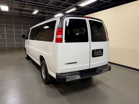 Used 2024 Chevrolet Express 3500 LT w/ LT Preferred Equipment Group RWD image 4