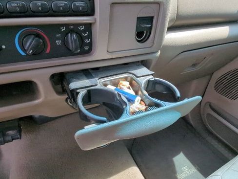 Used 2004 Ford F350 4x4 Crew Cab DRW Super Duty image 30