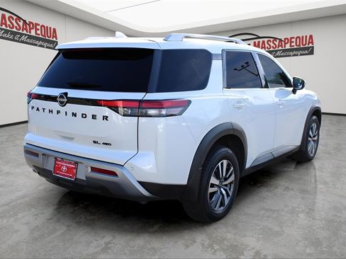 Used 2022 Nissan Pathfinder SL w/ SL Black Package image 5