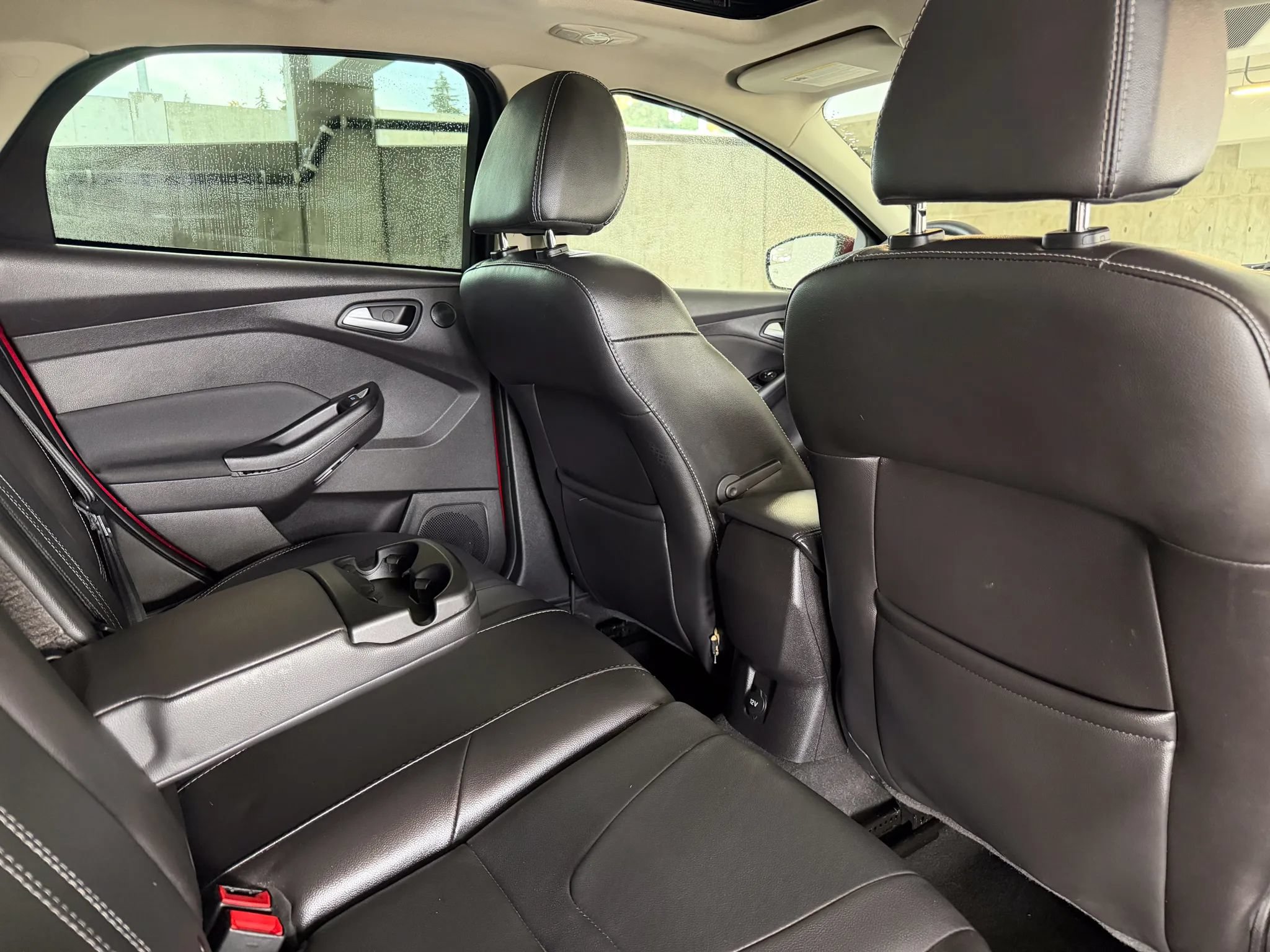 Used 2014 Ford Focus Titanium FWD image 22