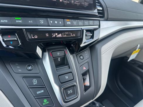 Certified 2026 Honda Odyssey EX-L image 18