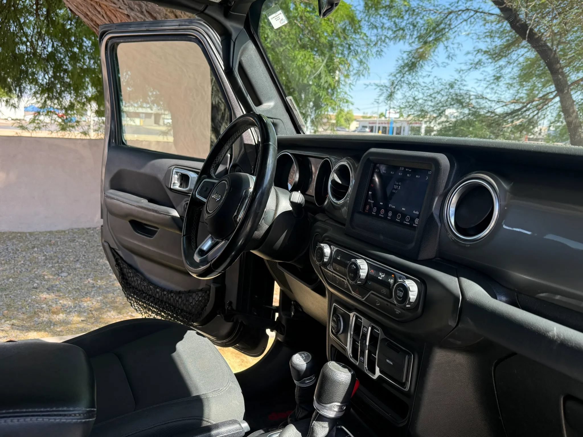 Used 2020 Jeep Wrangler Unlimited Sahara AWD/4WD image 23