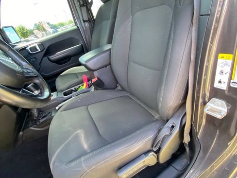 Used 2019 Jeep Wrangler Unlimited Sport S AWD/4WD image 11