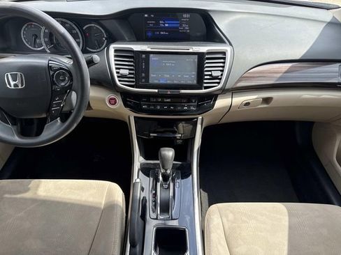 Used 2017 Honda Accord EX image 11