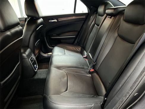 Used 2014 Chrysler 300 AWD w/ Driver Convenience Group image 25