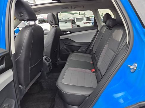 Used 2023 Volkswagen Taos SE w/ Panoramic Sunroof Package FWD image 11