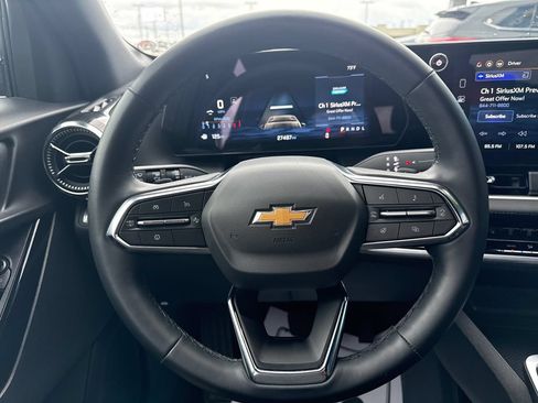 Used 2026 Chevrolet Equinox LT FWD image 24