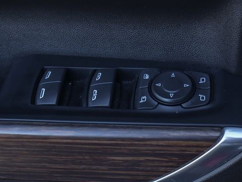 Used 2022 Chevrolet Silverado 1500 High Country w/ Technology Package image 18