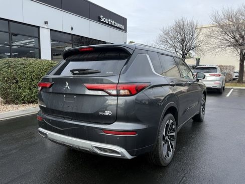 Used 2025 Mitsubishi Outlander SEL image 7