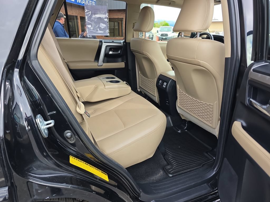 Used 2016 Toyota 4Runner Limited AWD/4WD image 32