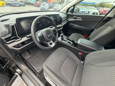 Used 2024 Kia Sportage LX FWD image 10