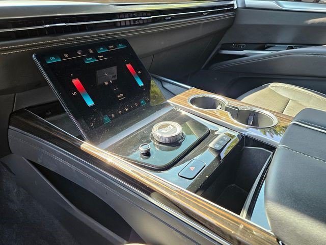 Certified 2026 Cadillac Escalade Luxury AWD/4WD image 26