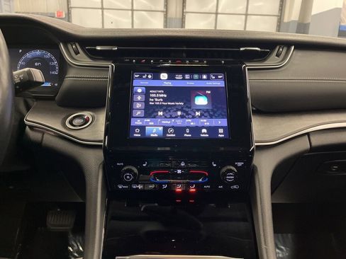 Used 2021 Jeep Grand Cherokee L Limited image 21