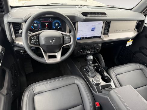 New 2026 Ford Bronco Outer Banks w/ Sasquatch Package AWD/4WD image 15