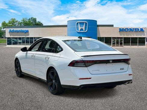 Used 2023 Honda Accord Sport image 4
