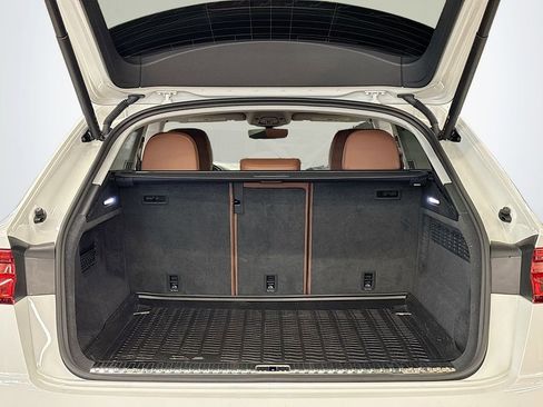 Used 2022 Audi Q8 Premium Plus image 22