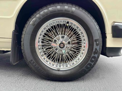 Used 1988 Jaguar XJ6 image 22