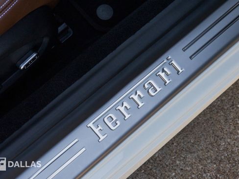 Used 2016 Ferrari California T image 31