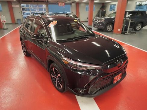 Certified 2024 Toyota Corolla Cross XSE image 2