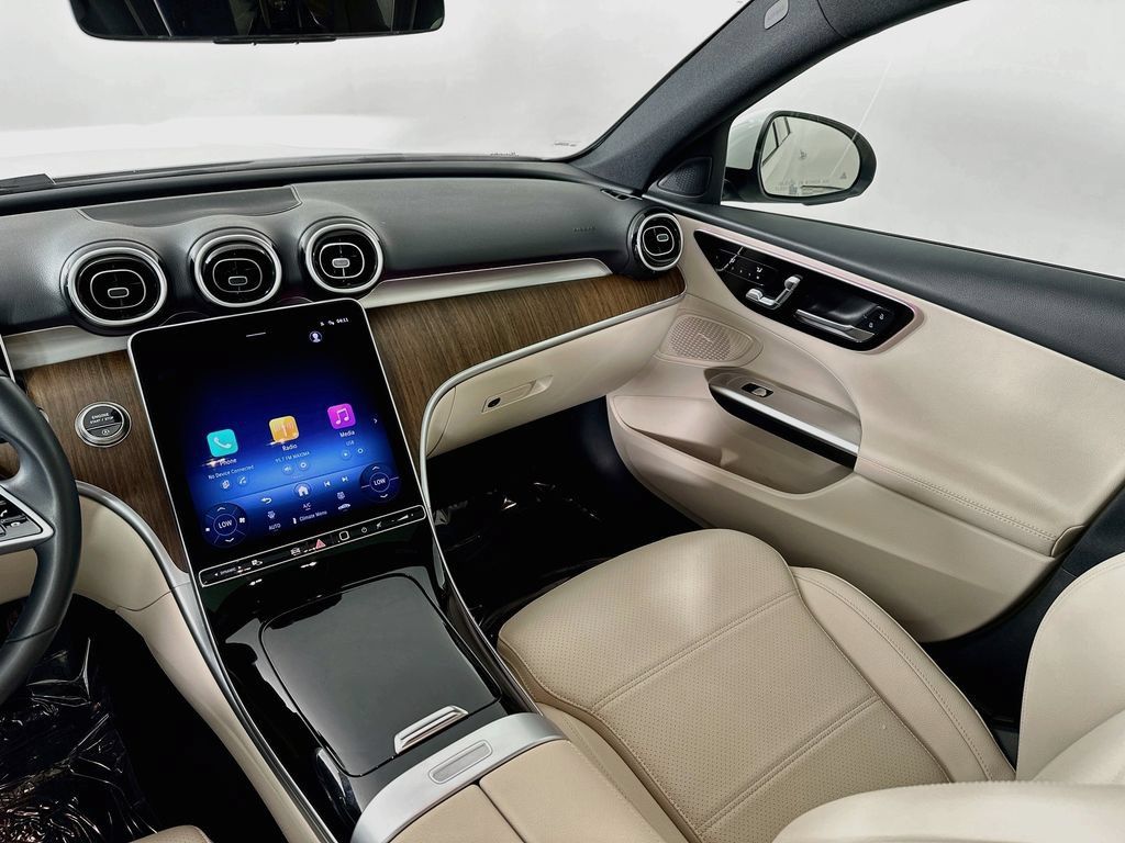Certified 2025 Mercedes-Benz C 300 Sedan image 22