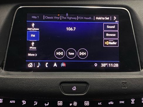 Used 2019 Cadillac XT4 Premium Luxury image 22