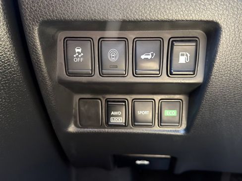 Used 2020 Nissan Rogue SV AWD/4WD image 10