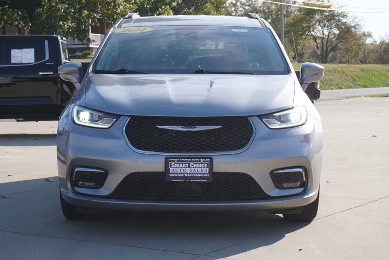 Used 2021 Chrysler Pacifica Touring-L FWD image 8
