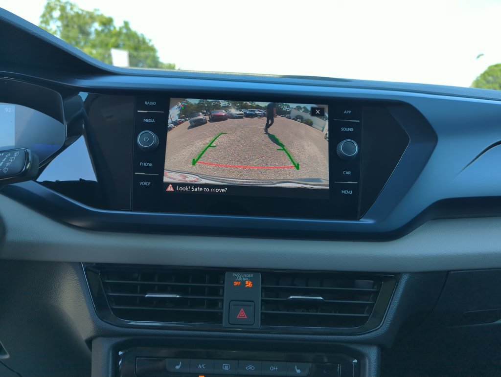 Certified 2023 Volkswagen Taos SE w/ Panoramic Sunroof Package FWD image 26