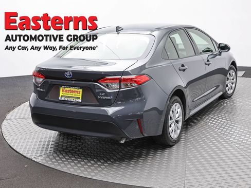 Used 2023 Toyota Corolla LE FWD image 5