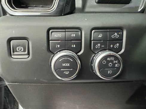 Used 2024 GMC Sierra 3500 AT4 w/ AT4 Premium Plus Package image 17