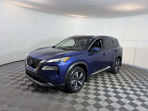 Used 2023 Nissan Rogue SL AWD/4WD image 2