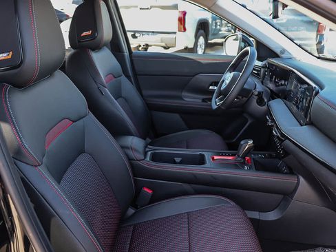 Used 2026 Nissan Kicks SR w/ SR Premium Package FWD image 16