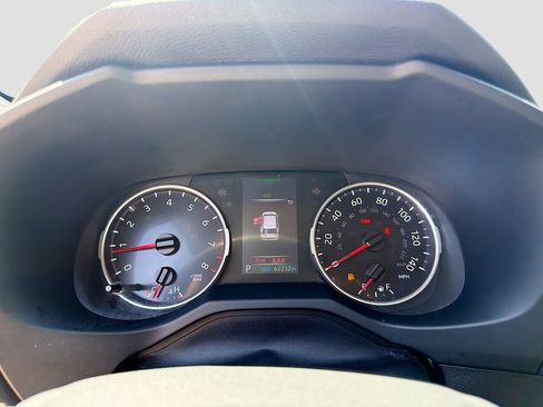 Used 2021 Toyota RAV4 LE FWD image 33