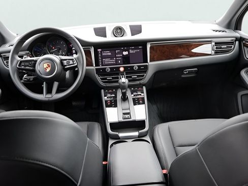 Used 2026 Porsche Macan AWD/4WD image 19